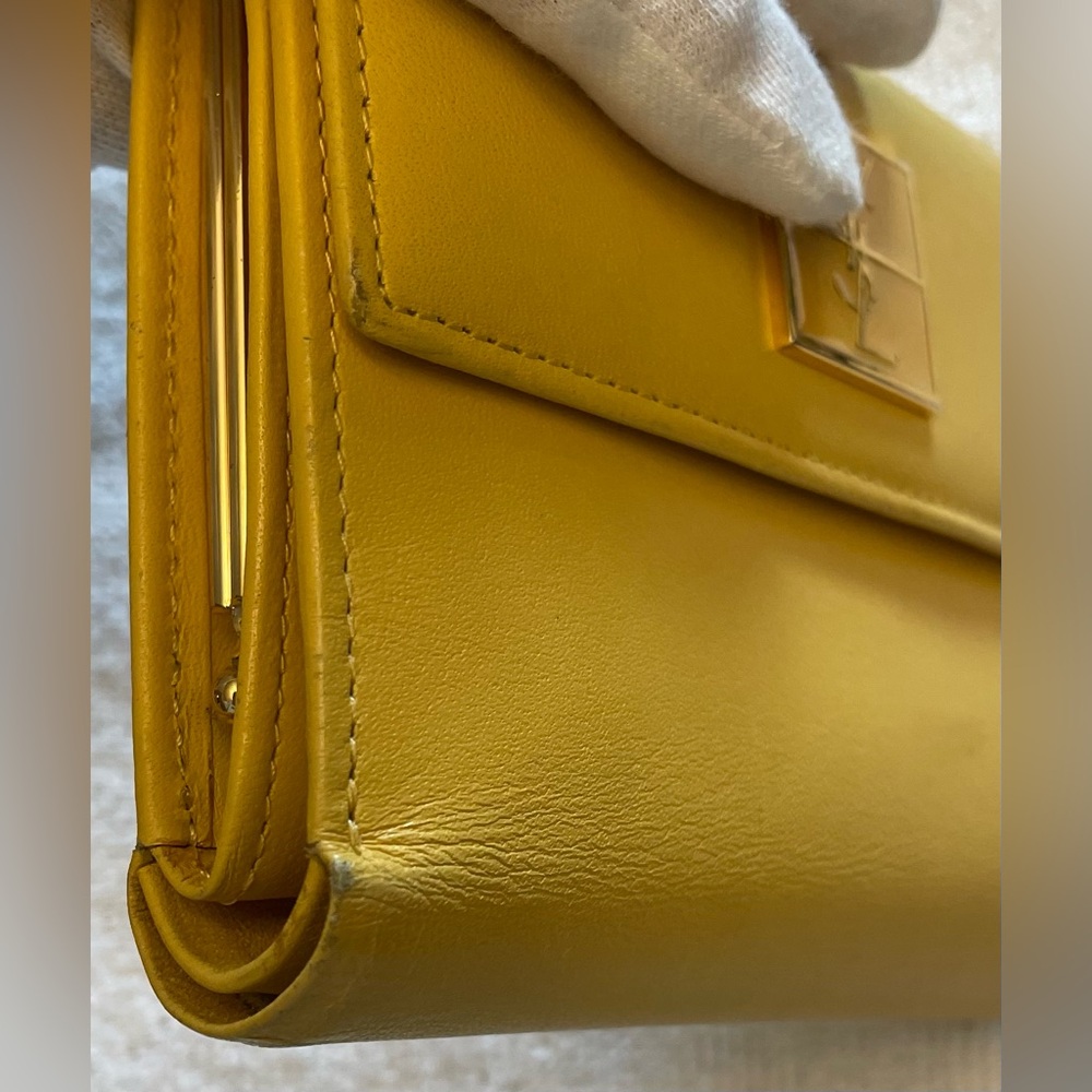 Yves Saint Laurent VINTAGE Authentic Sunflower Yellow Leather Compact Wallet - Picture 15 of 16